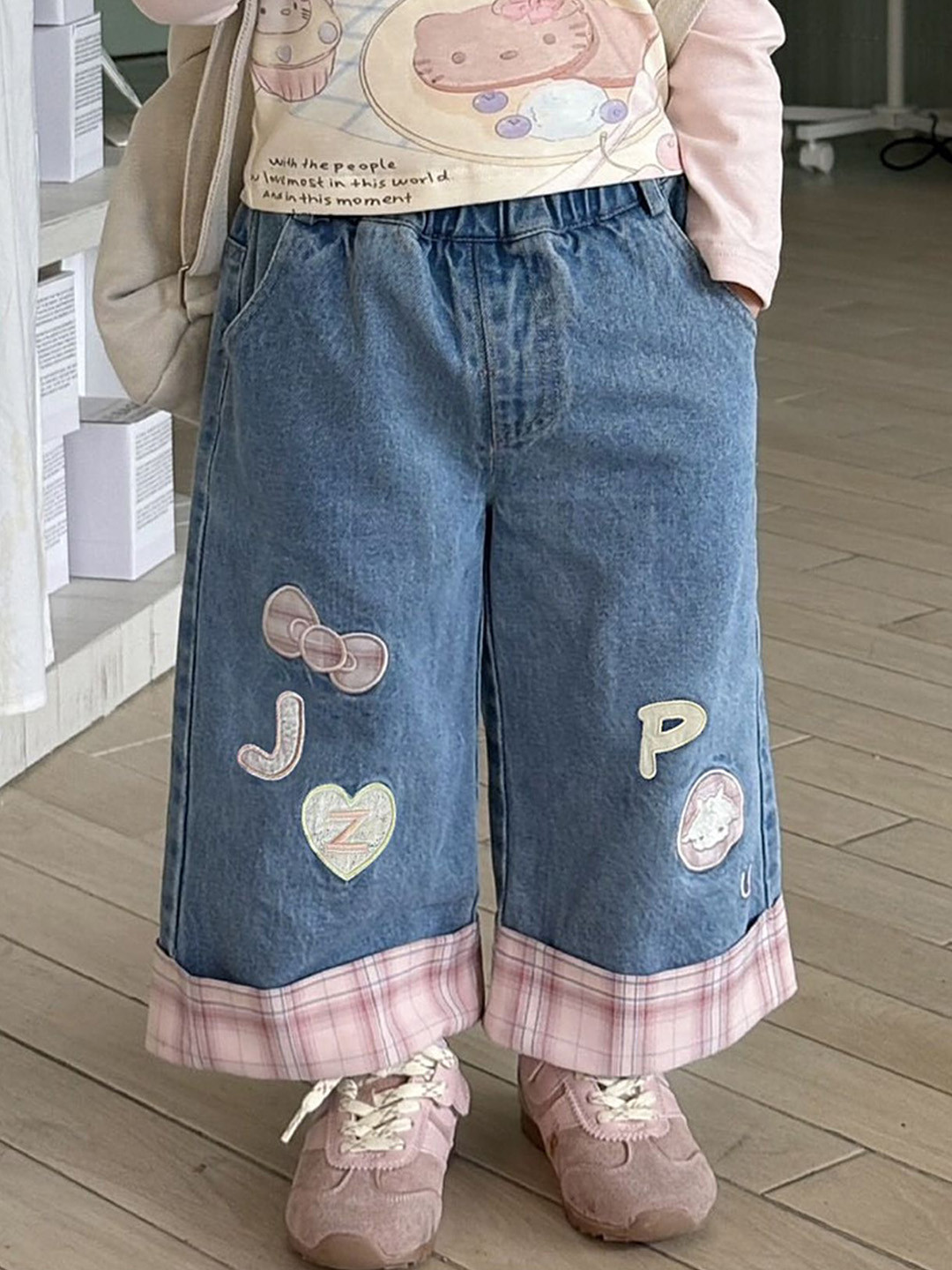 LULU & SKY Girls Wide Leg Applique Mid-Rise Jeans