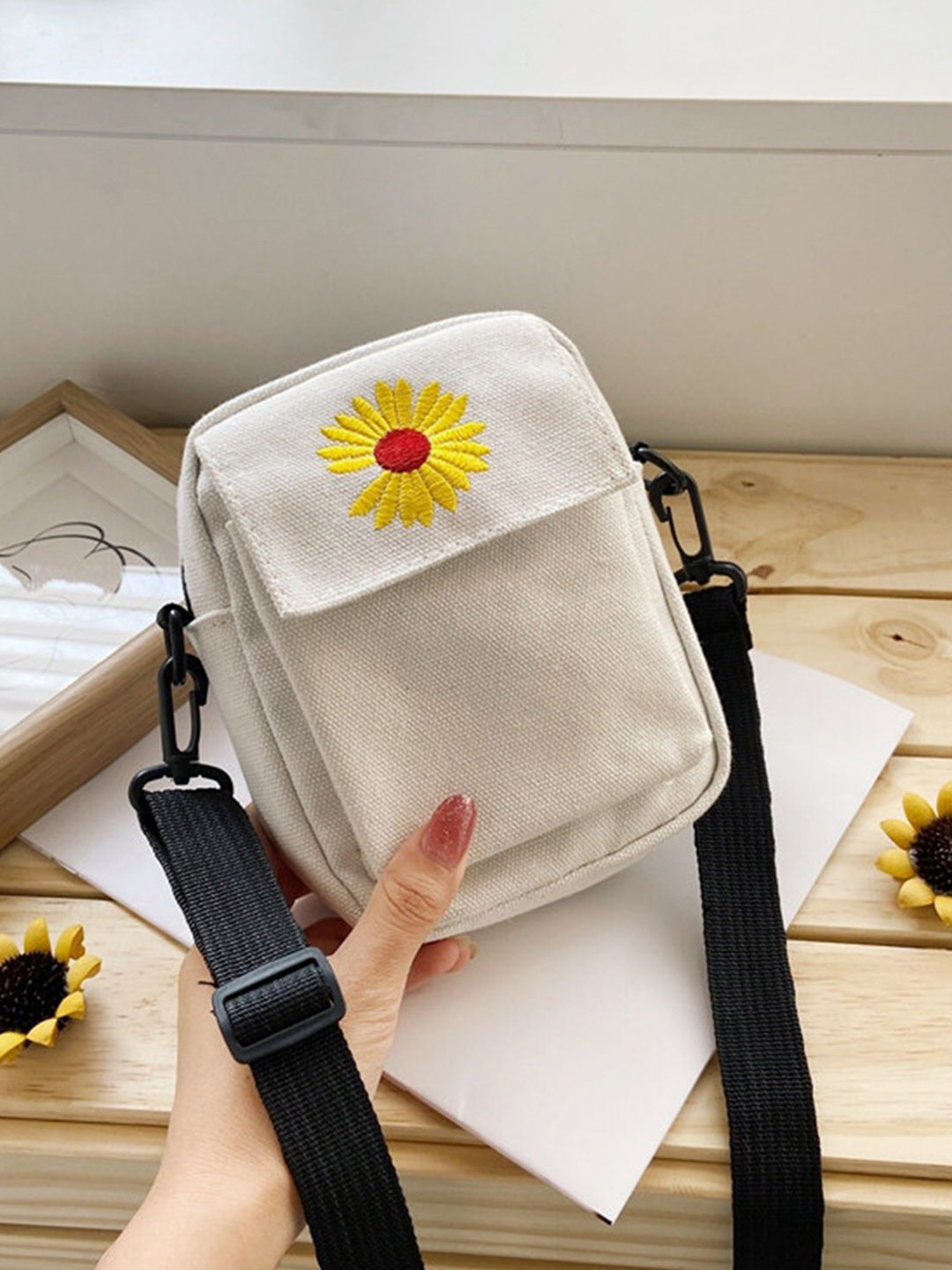 MOMISY Canvas Floral Printed Swagger Sling Bag