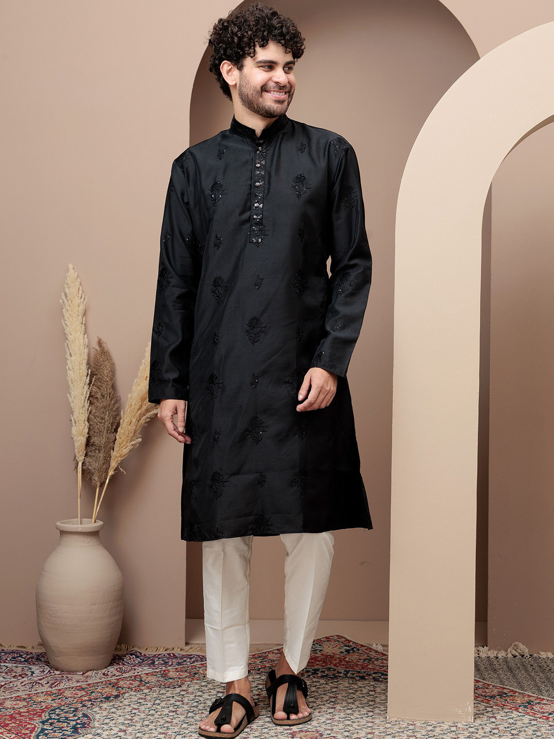 Dulha Ghar Men Textured Kurta with Trousers