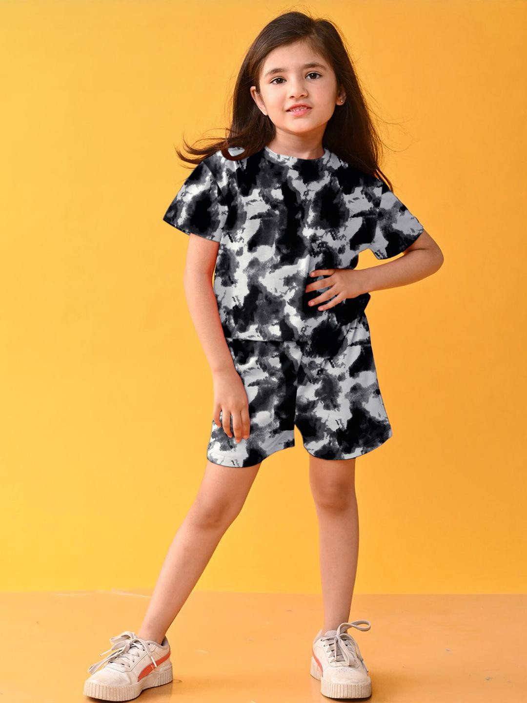 FEBVIBE Unisex Kids Printed T-shirt with Shorts