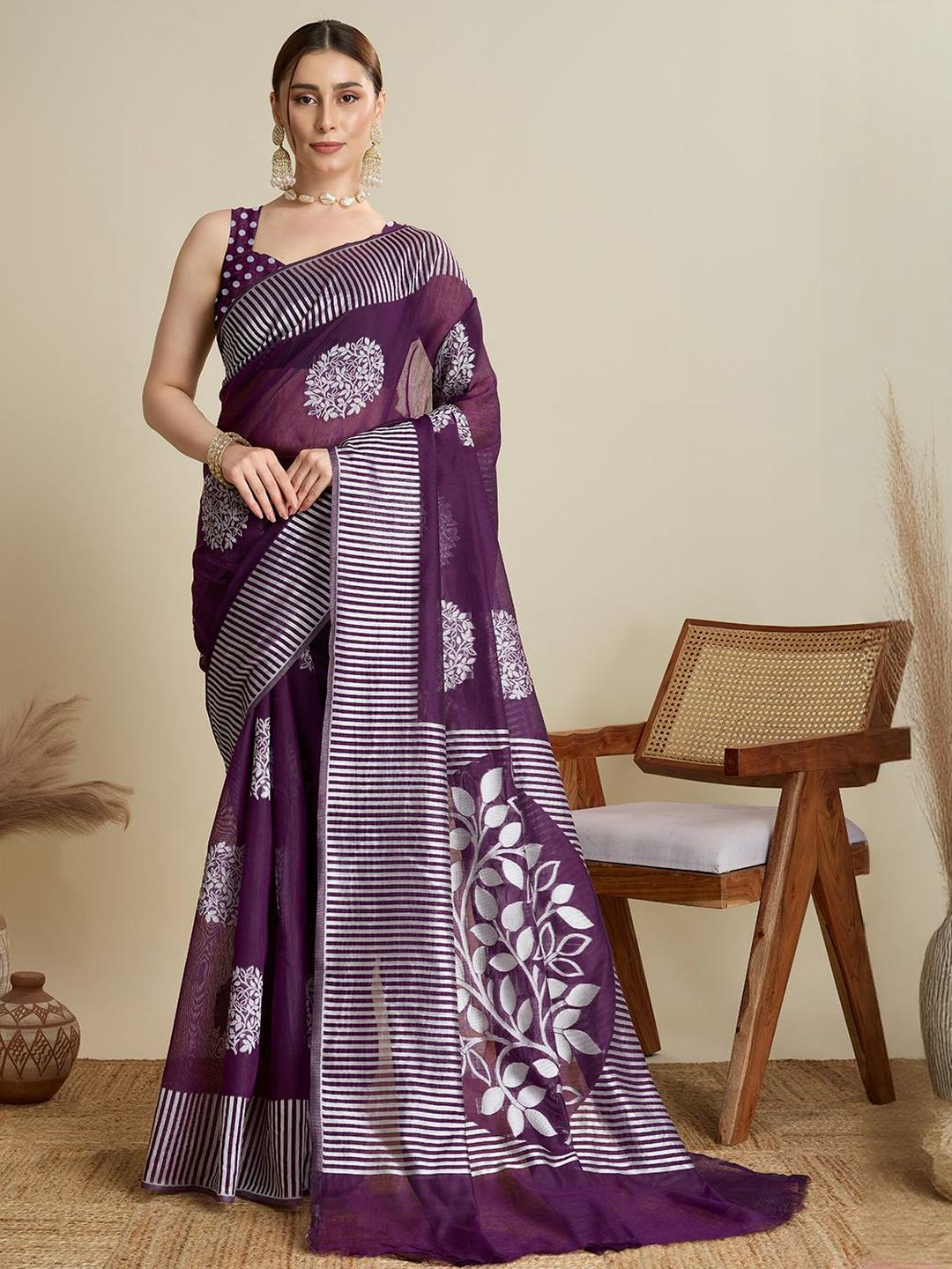 VARNI FABRICS Woven Design Fusion Ikat Saree