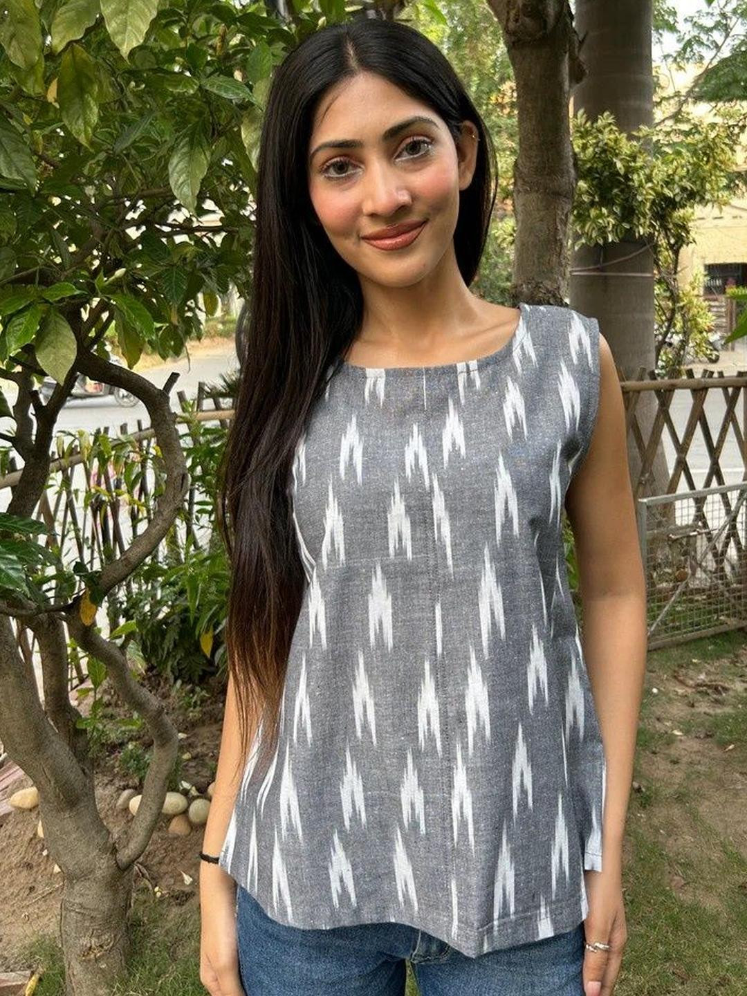 SHRIYANI Women EIkat Print Boat Neck Cotton Top