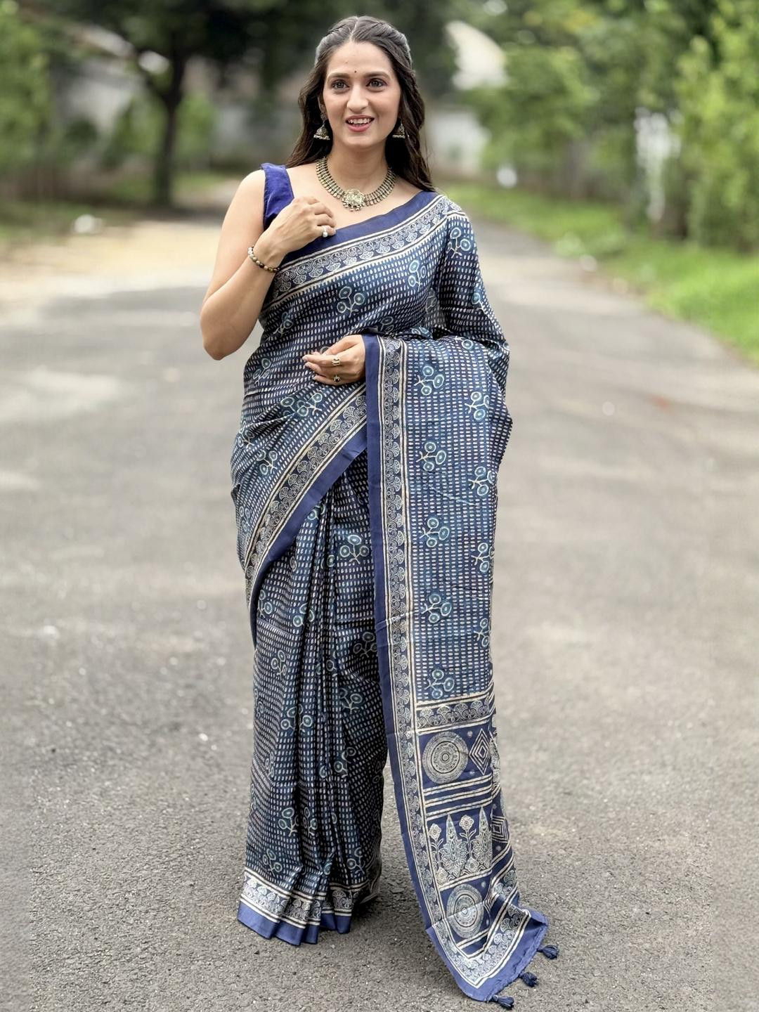 ETHNIC TODAY Floral Printed Batik Tussar Saree