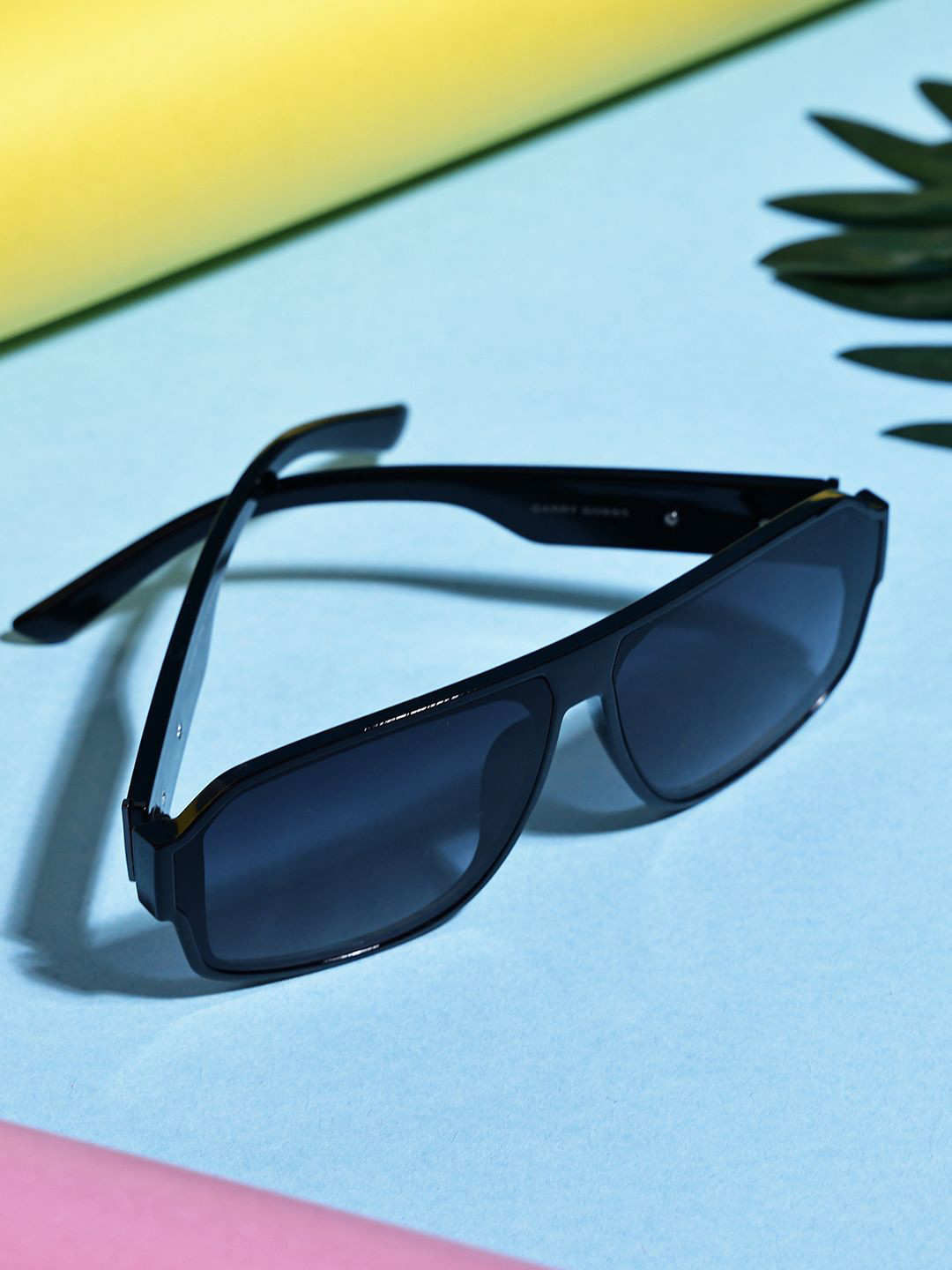 Garry Gobbs Unisex Black Lens & Black Square Sunglasses with UV Protected Lens