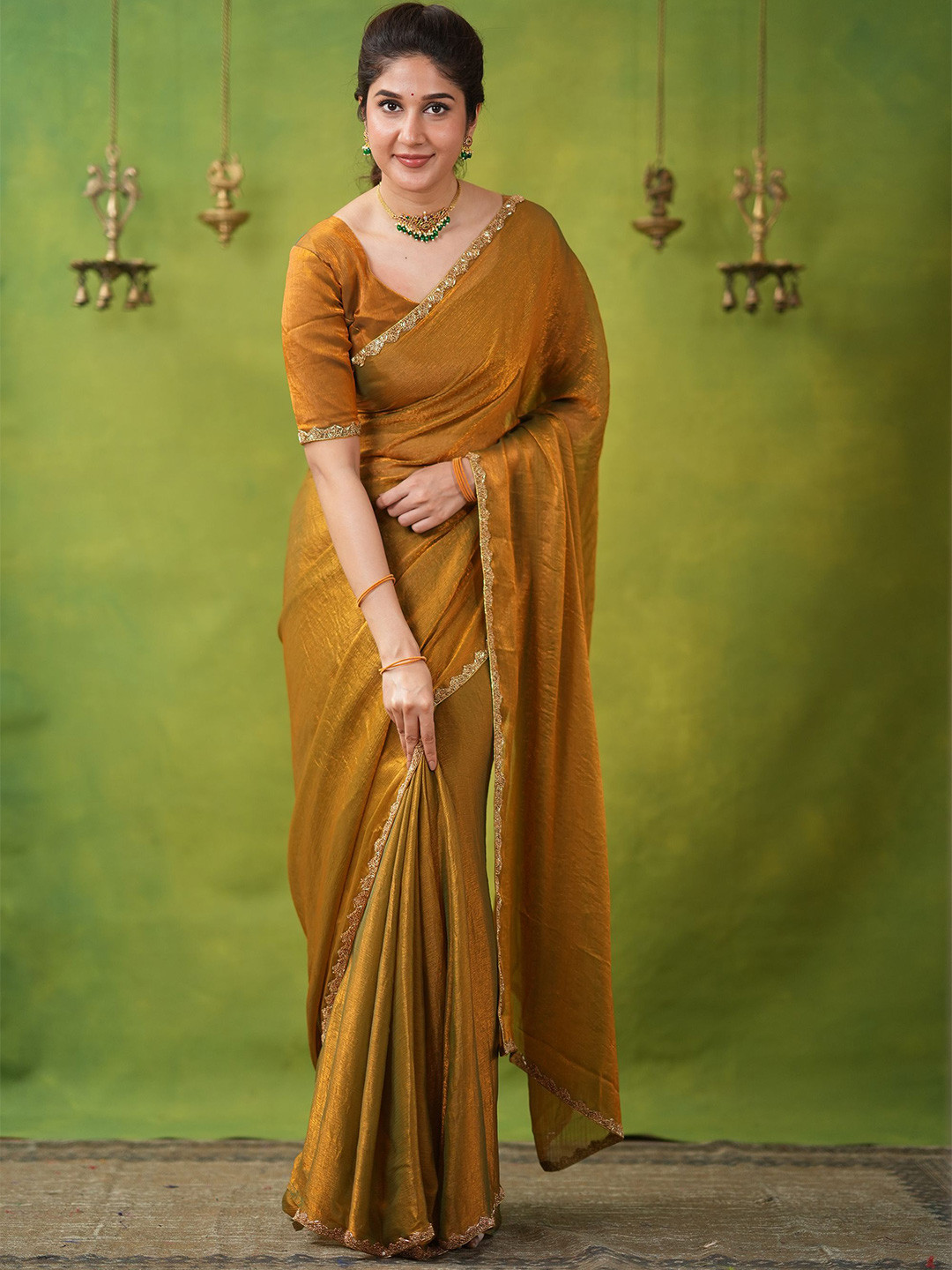 RAAG VARNAM Zimmy Choo Fandy Silk Saree With Hand Work