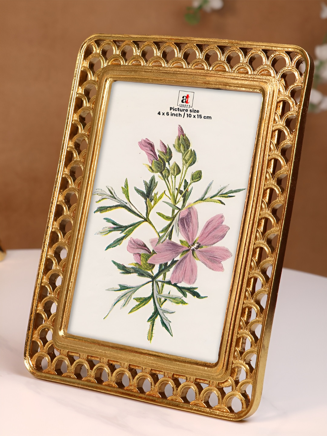 Vintage 4x6 Inch Photo Frame Golden Brown European Style Resin Picture Frame