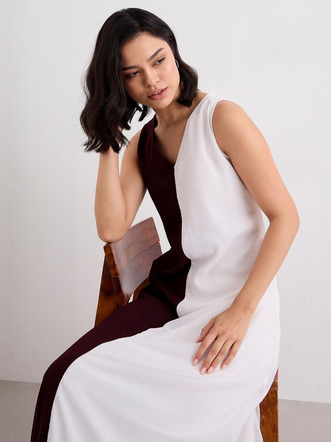 Styli Colourblocked V-Neck A-Line Maxi Dress