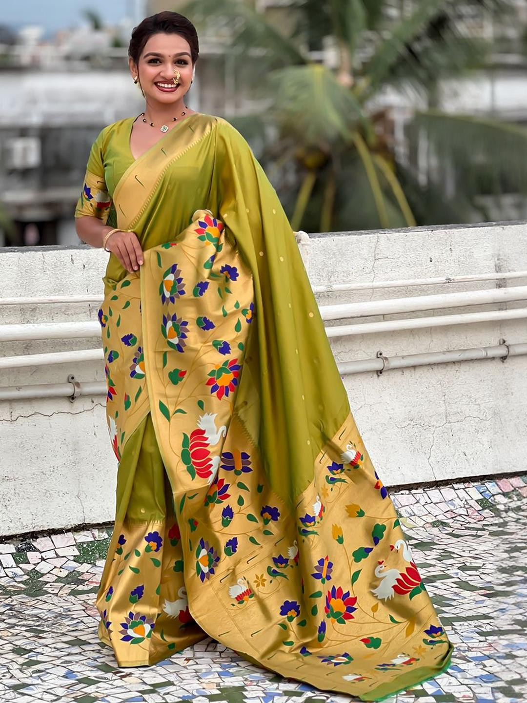 ELITE WEAVES Shreeja Mehendi Woven Zari Paithani Silk Blend Saree
