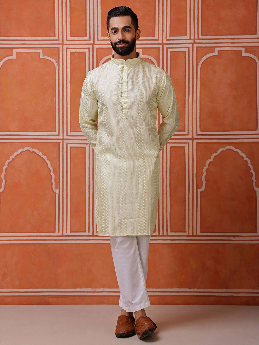 Vardha Woven Design Mandarin Collar Sequinned Grandeur & Majestic Artwork Straight Kurta