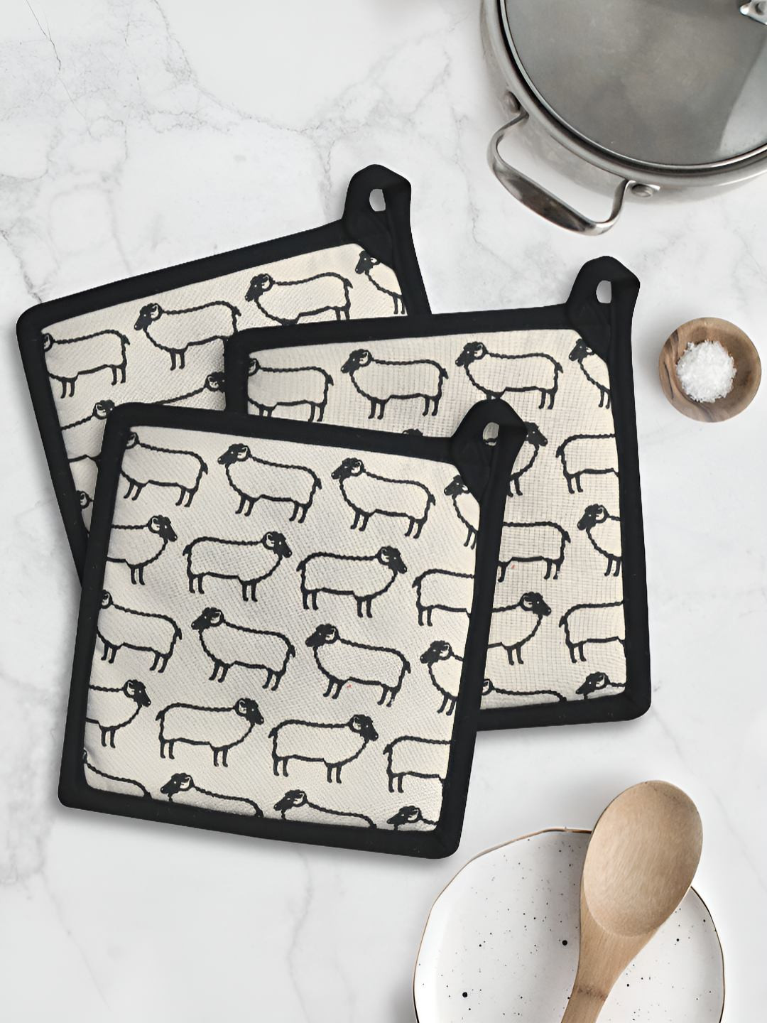 HOME COLORS.IN White & Black 3 Pieces Printed Trivets
