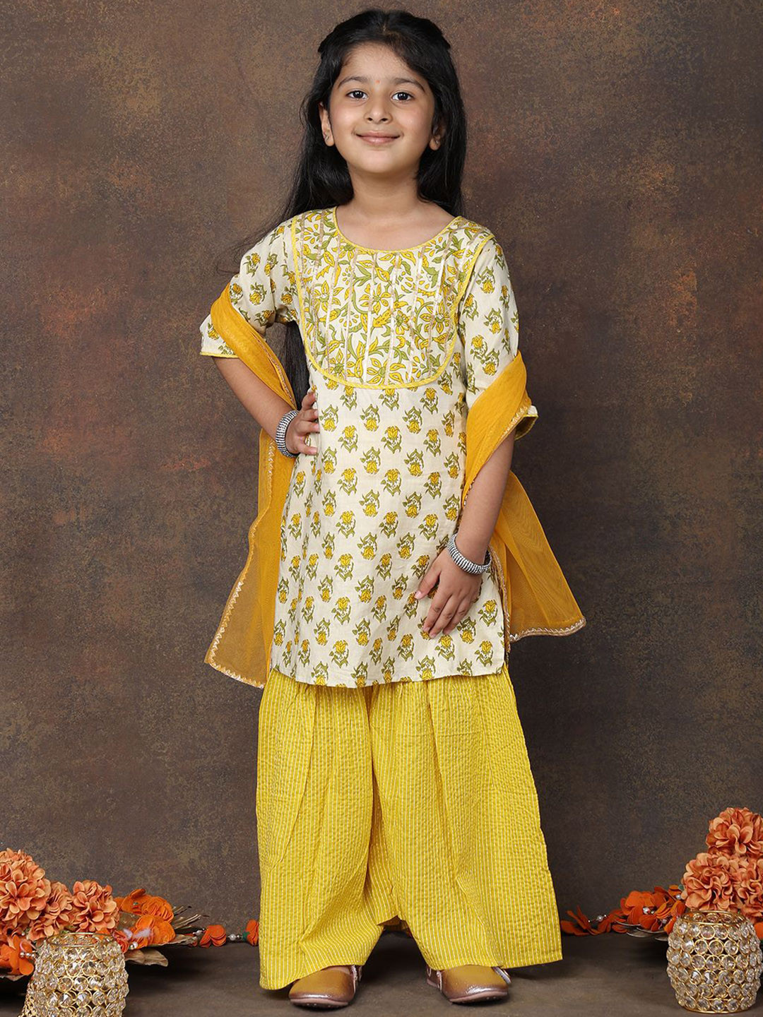 Here&Now X Kinder Kids Girls Printed Gota Patti Pure Cotton Kurti Set With Dupatta