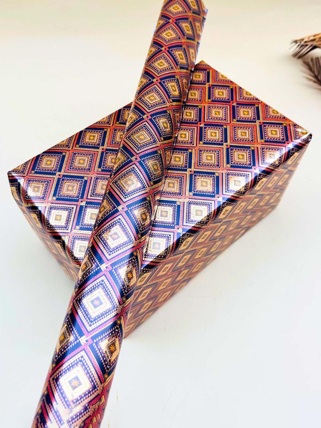 La Trove Set Of 5 Self Design Gift Wrapping Papers