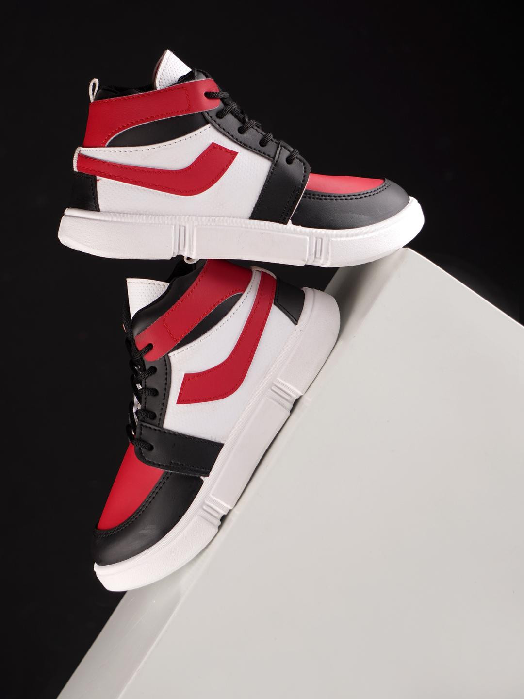 PU-PINE Black Mesh Sneakers