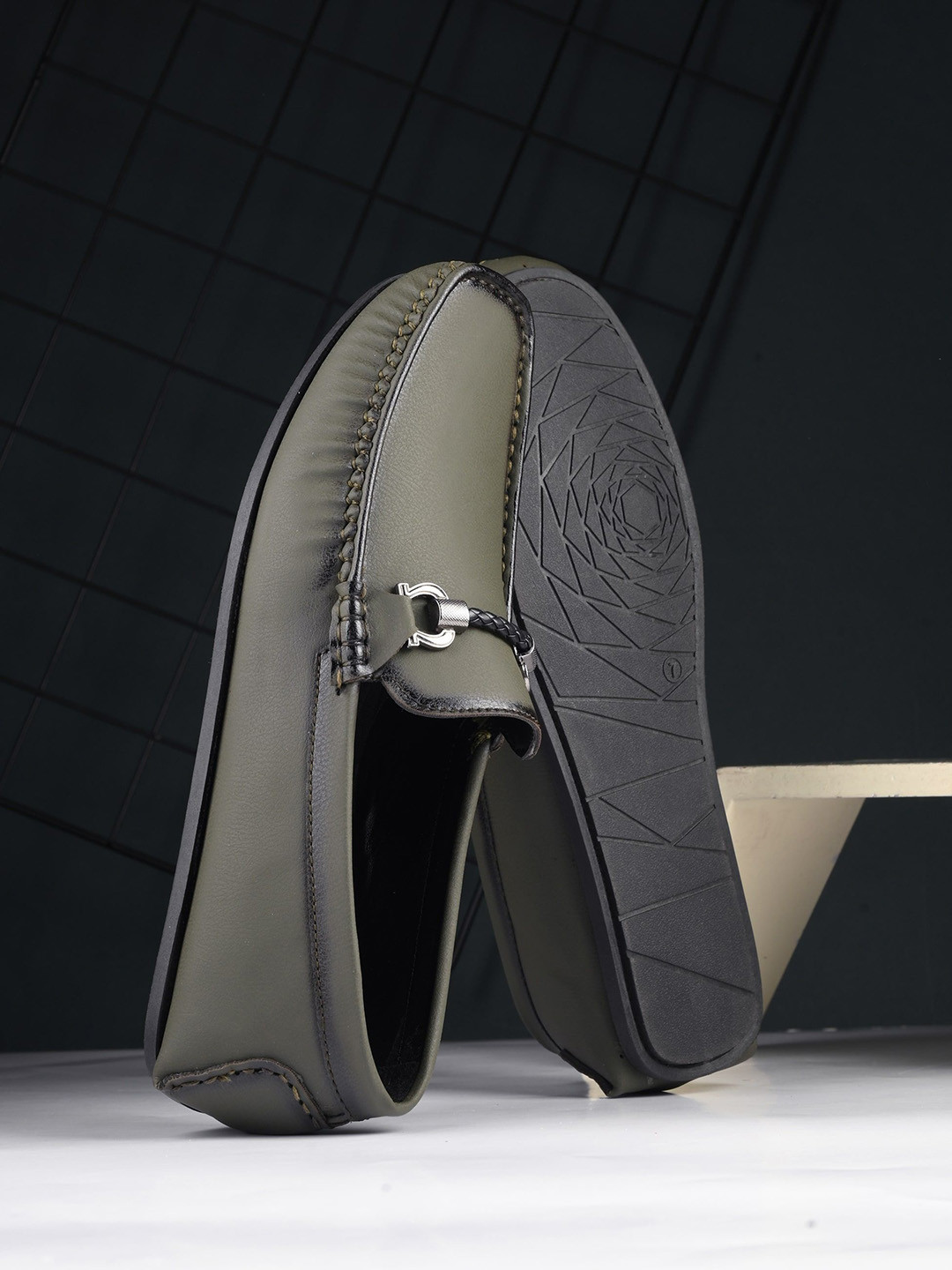 FOOTLOOSE Men Solid Evening Loafers