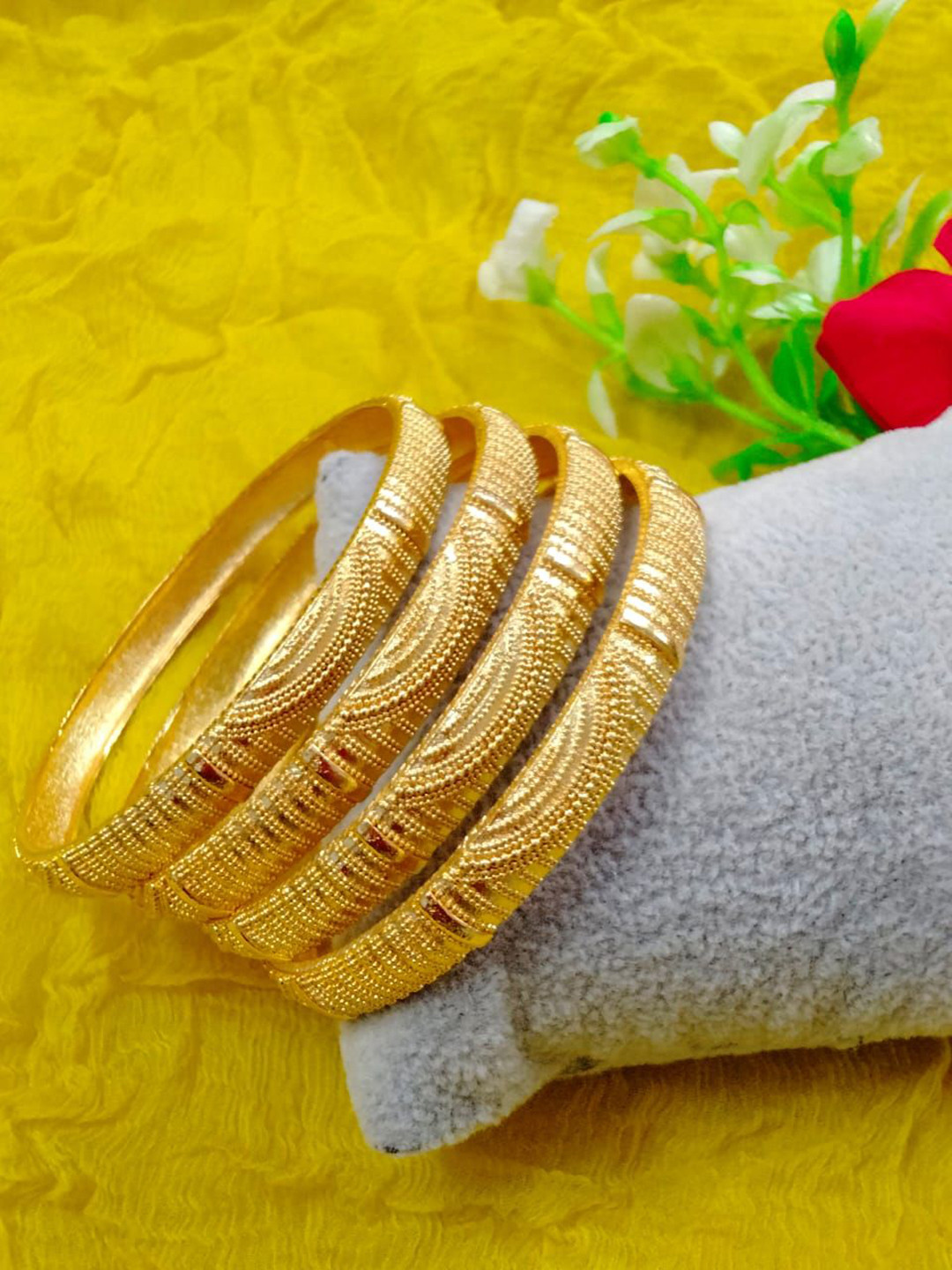 Vinayak enterprise Set Of 4 Gold-Plated Traditional Bangles