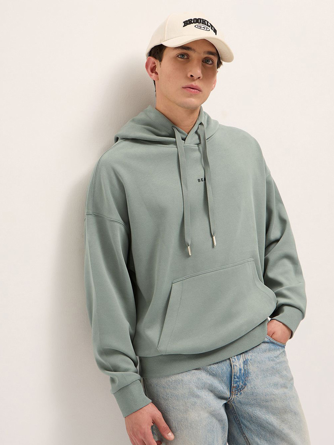THE BEAR HOUSE Men Solid Relax Fit Hoodie