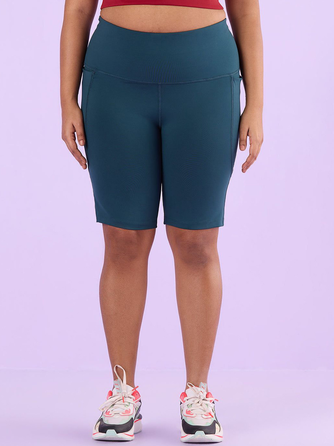 BIG HELLO Women Solid Slim Fit Mid-Rise Sports Shorts