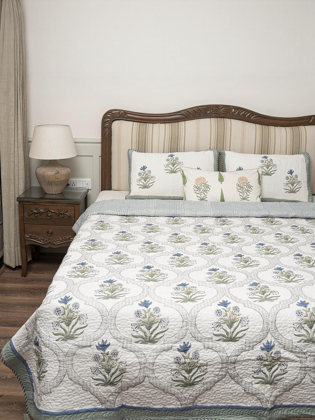 Neel Bagh Reversible Quilted Bedcover with Pillow Cases