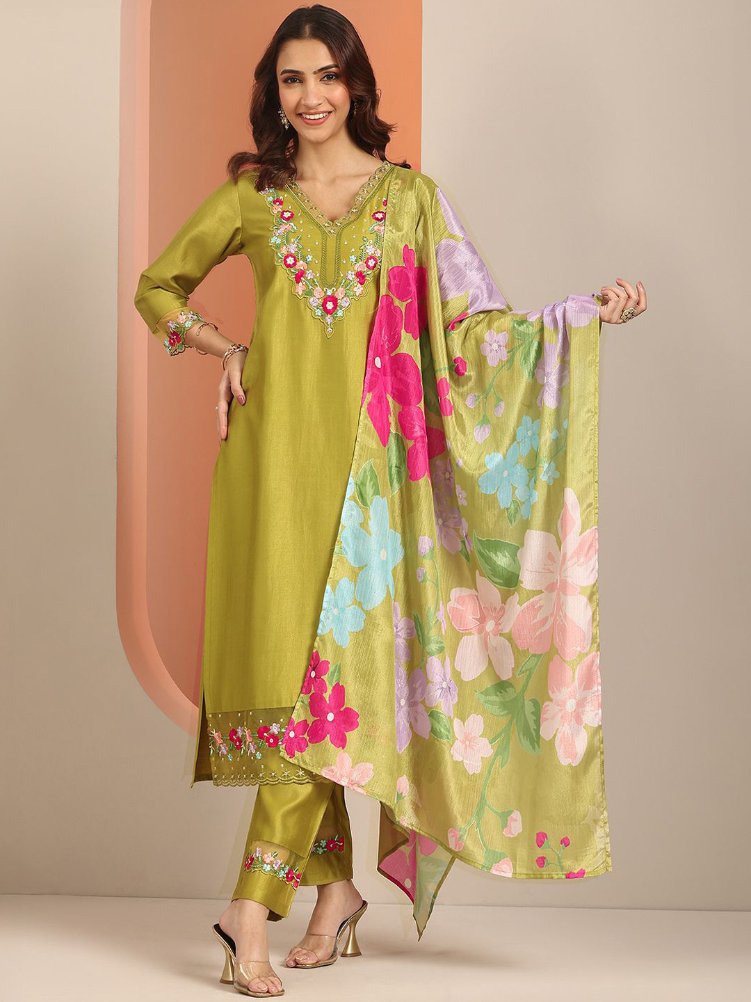 Libas Women Ethnic Motifs Embroidered Regular Thread Work Kurta with Trousers & Dupatta