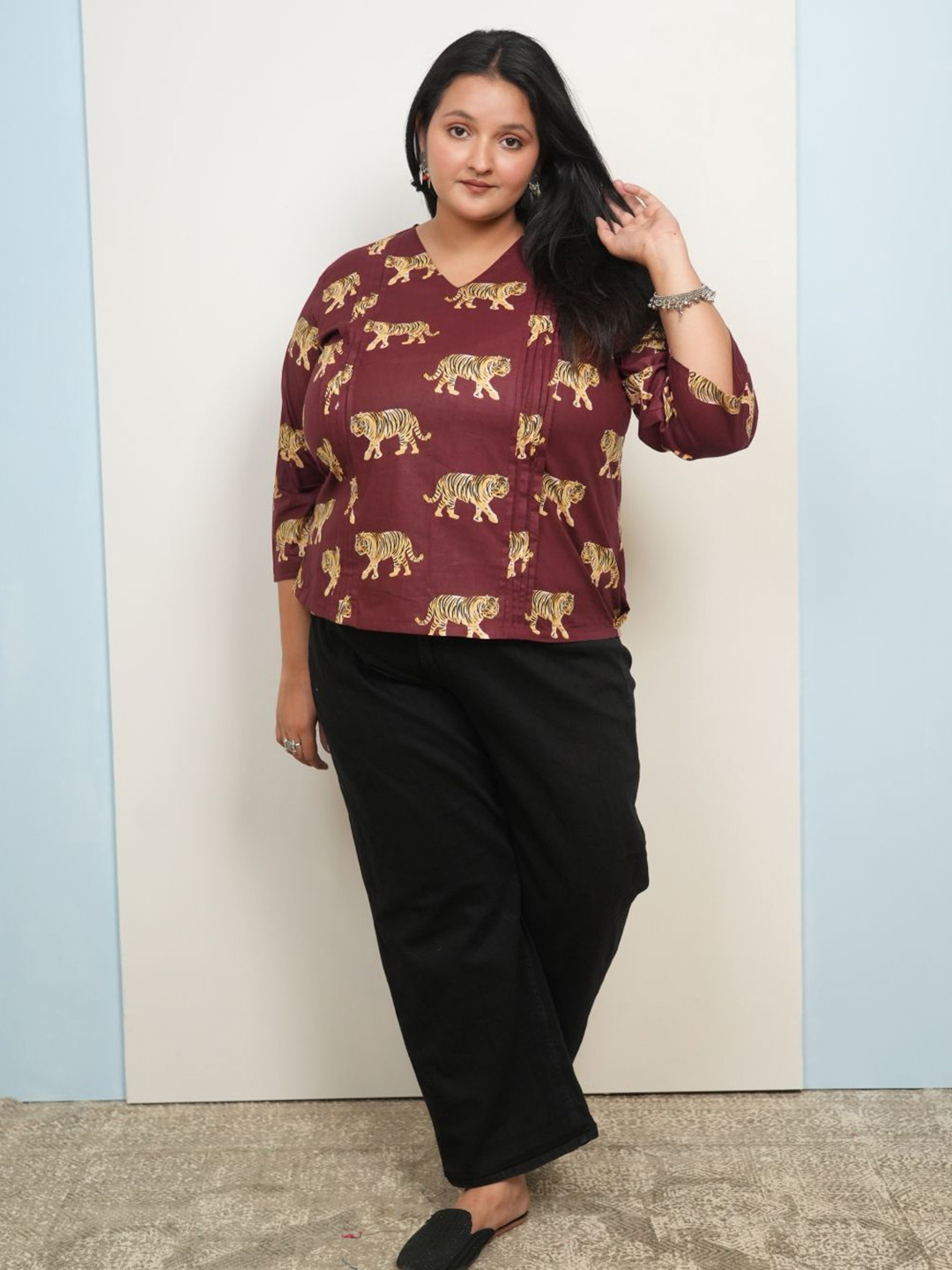 Swadeshi Shringaar Women Tiger Printed V-Neck Cotton Top