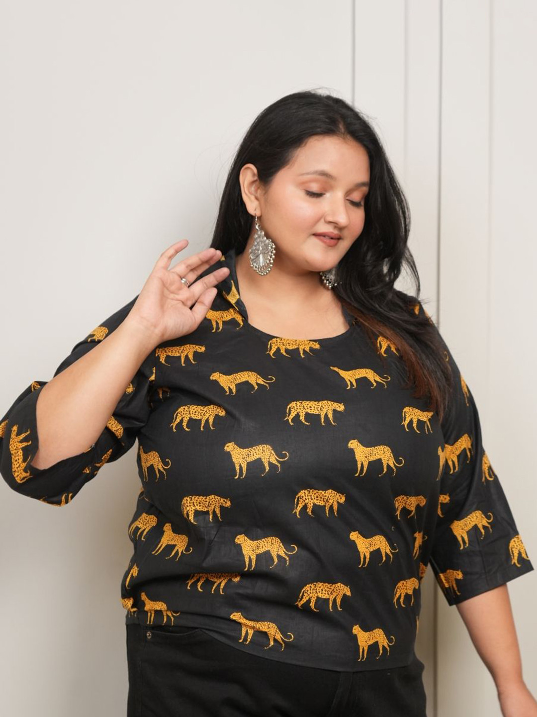 Swadeshi Shringaar Women Animal Leopard Print Hood Neck Cotton Top