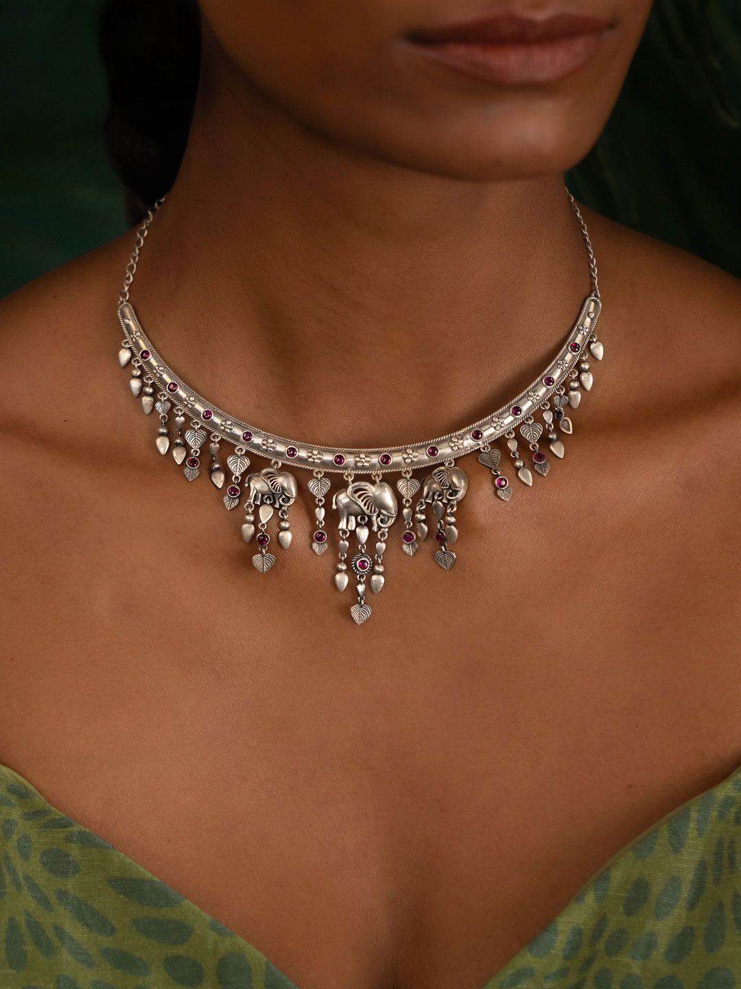 SHAYA The Herd Leader Elephant 925 Sterling Silver Artificial Stones Necklace