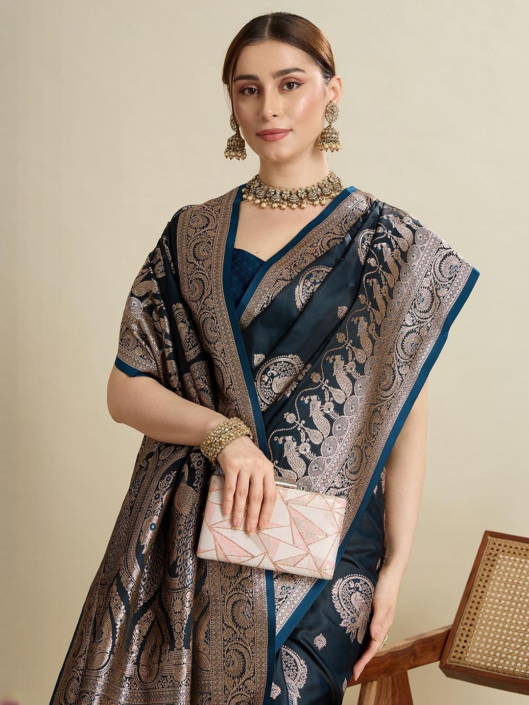 VARNI FABRICS Floral Satin Banarasi Saree