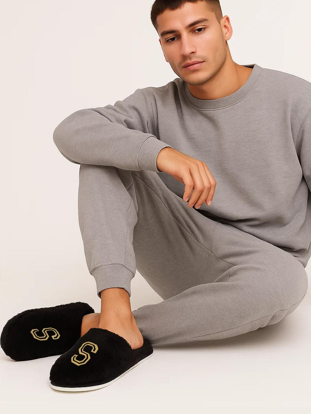 TRAVELKHUSHI Men's Black Sliders