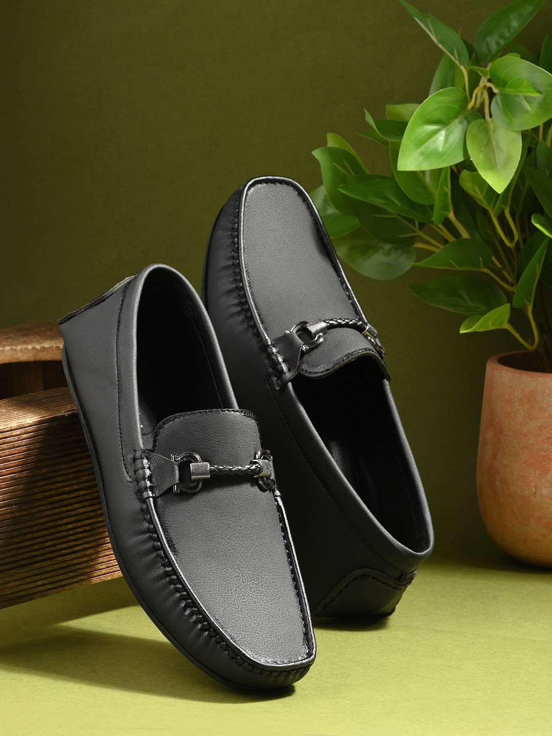 FOOTLOOSE Men Solid Evening Loafers