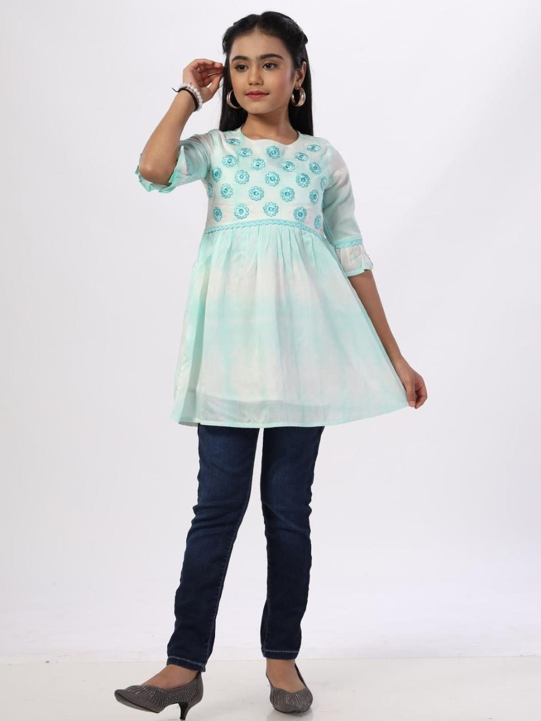 MASTARANG Girls Embroidered Regular Thread Work Kurti