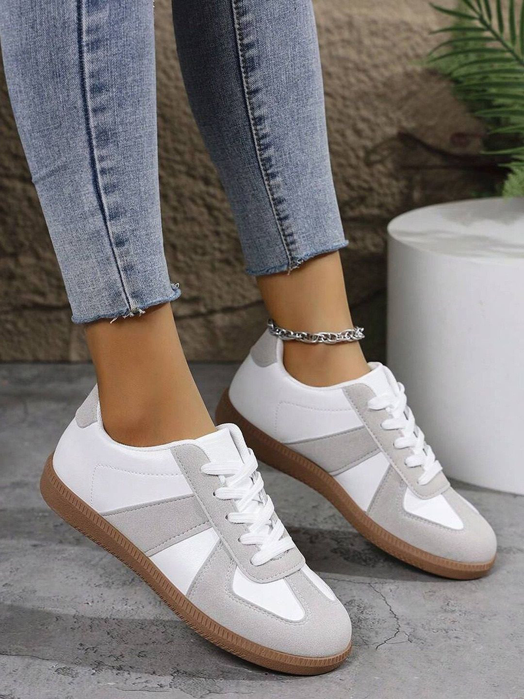 Ifah Women Round Toe Lace-Ups Sneakers