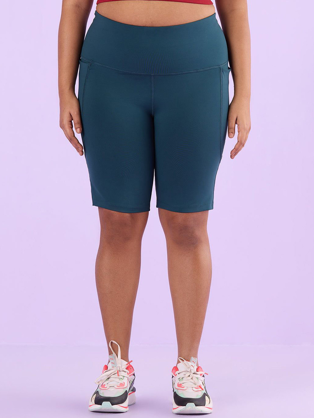 BIG HELLO Women Solid Slim Fit Mid-Rise Sports Shorts