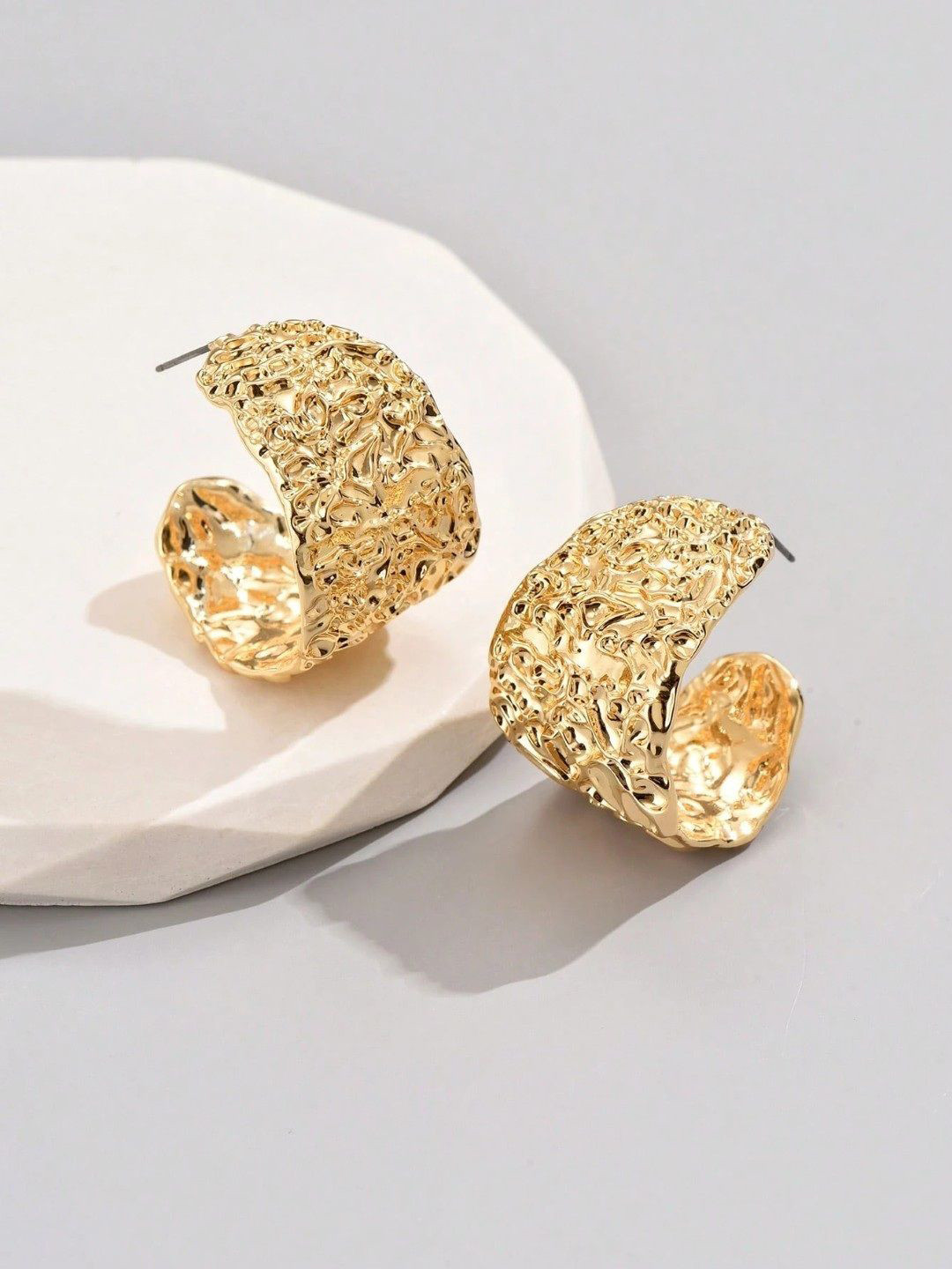 fabula Hammered Chunky Hoop Earrings