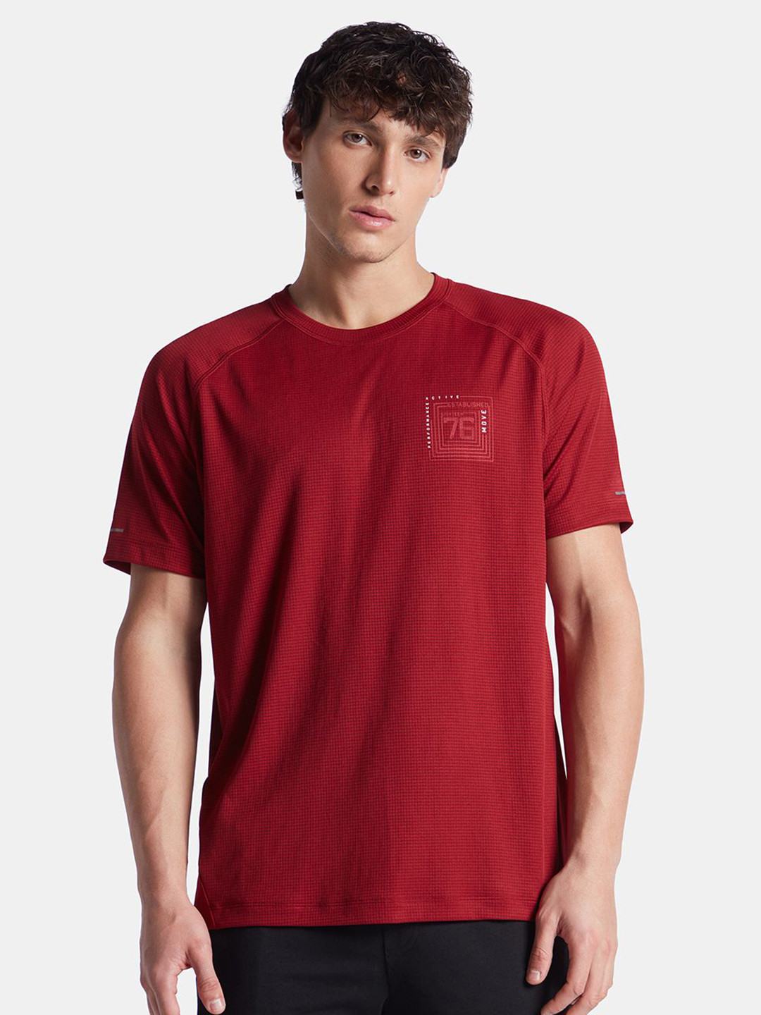 Jockey Lightweight Microfiber Solid Round Neck Half Sleeve Printed T-Shirt - MV50