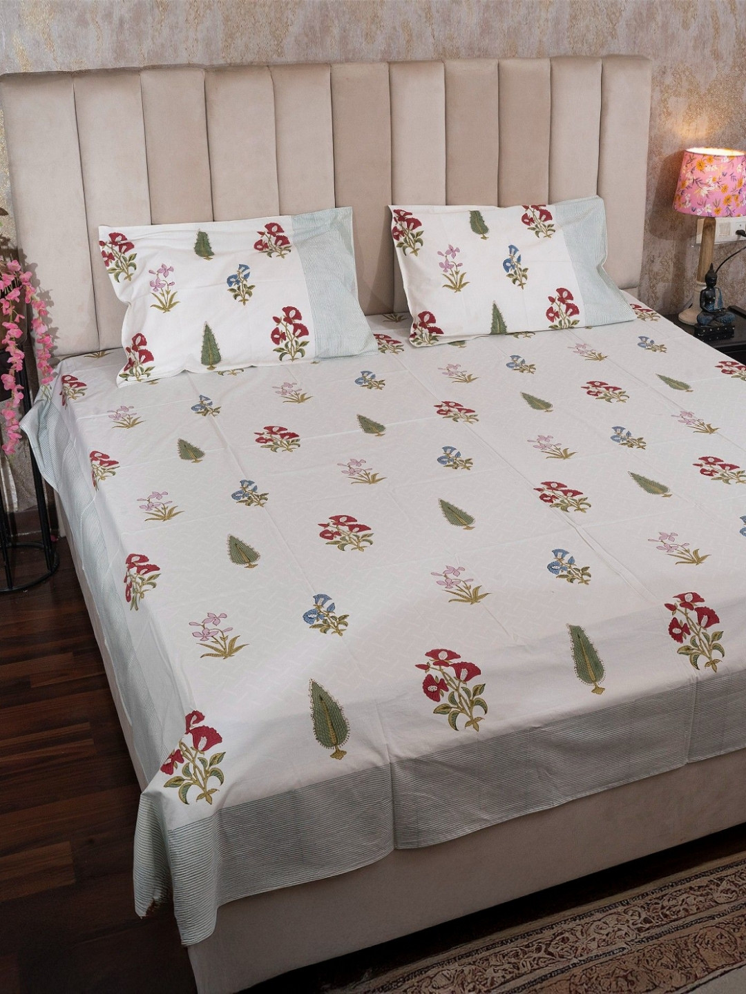Hawamahal Phool Bagh White & Green Printed Cotton 350 TC King Bedsheet Set 2.25 m x 2.75 m