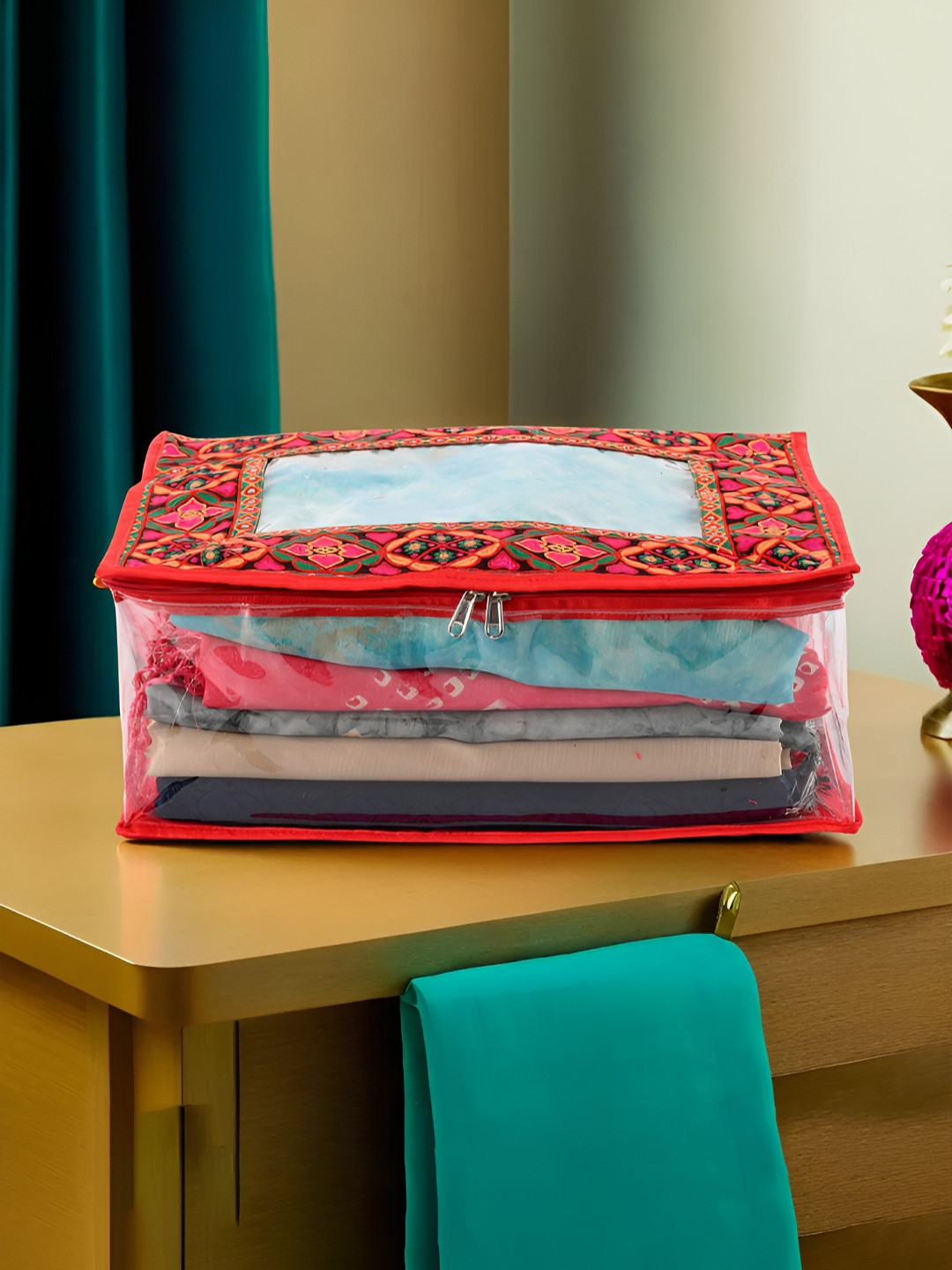 Aura Red & Green Chaudi Lace Printed Reusable Drawer Organiser