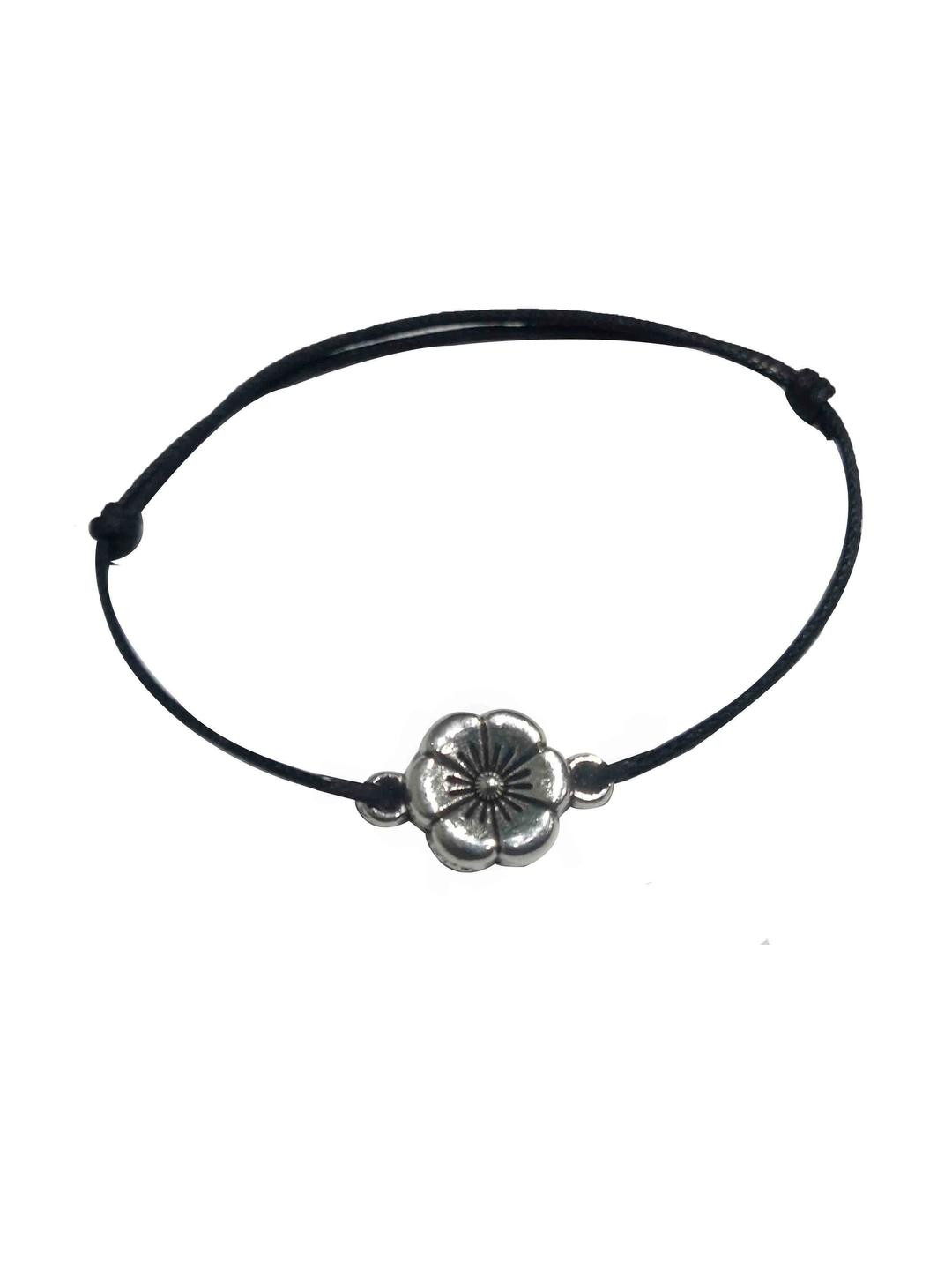 gurjari jewellers Thread Anklet with Oxidised Flower Brouch