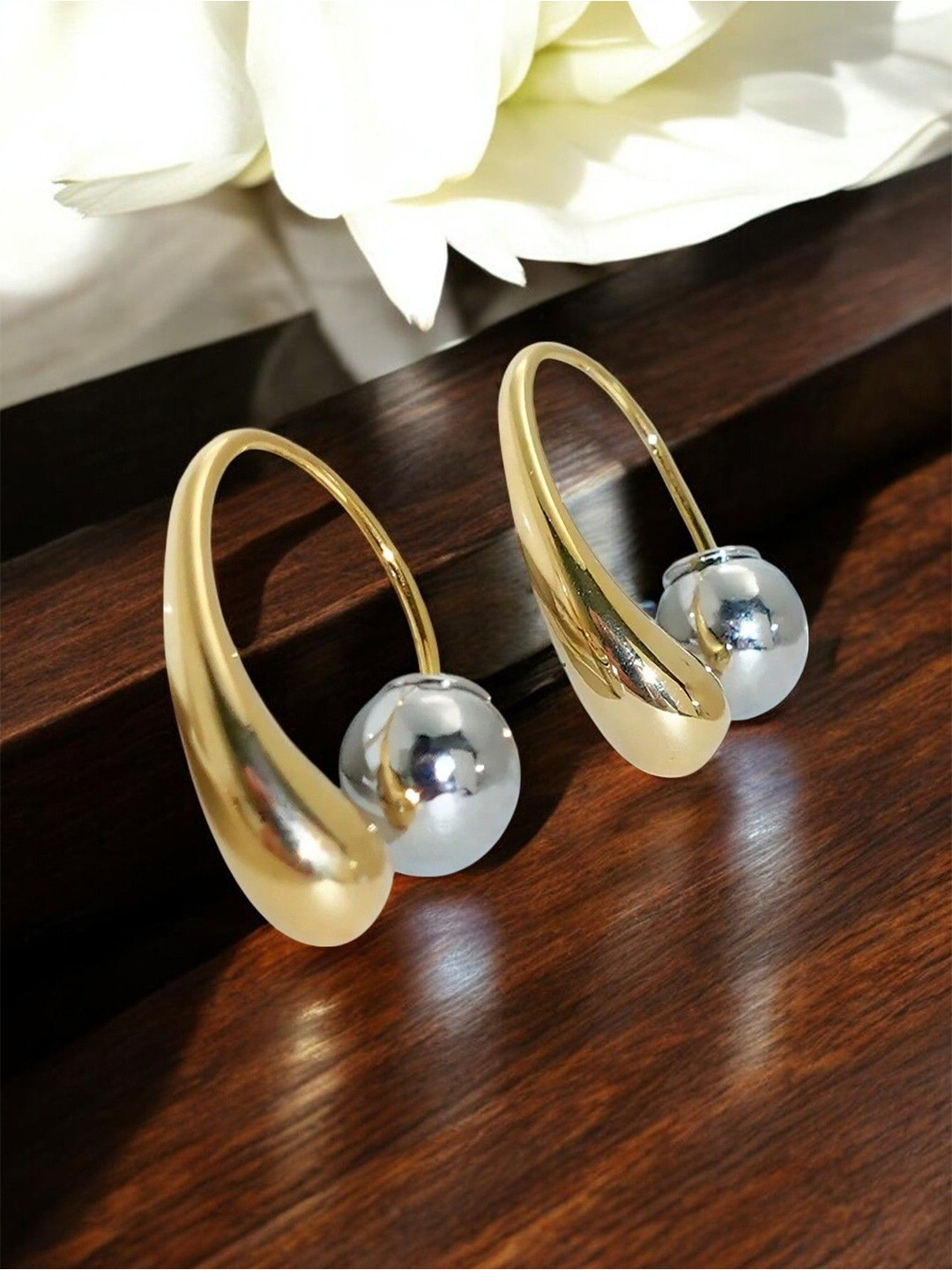 fabula Chunky Teardrop Shaped Studs