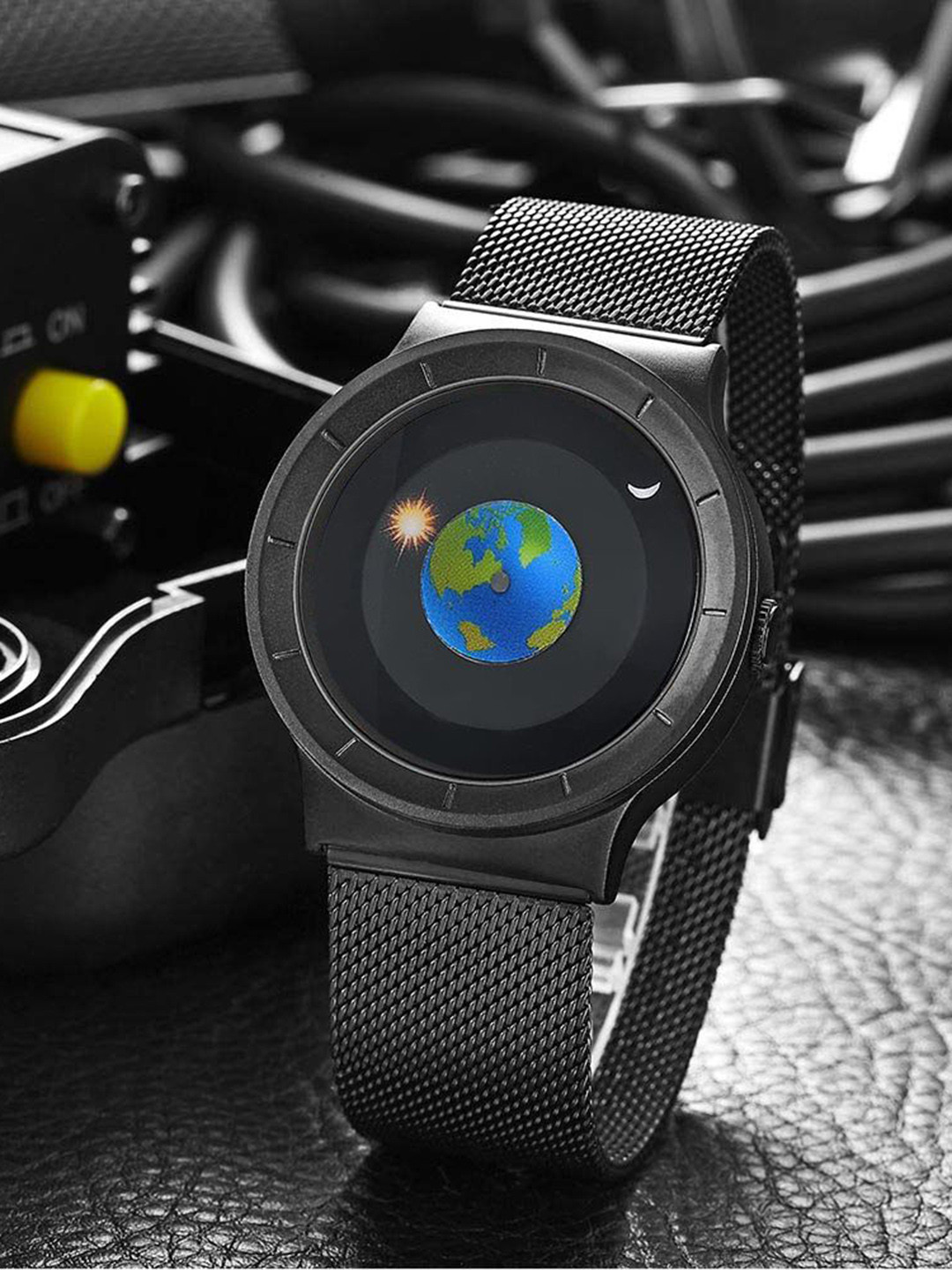 VILAM SUN EARTH MOON Unisex Patterned Dial Analogue Watch SEM-B