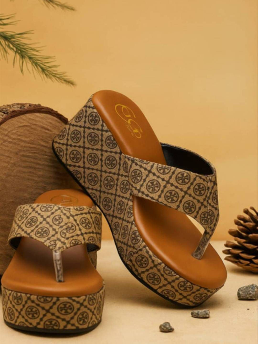 GLO GLAMP Women Sunlit Brown Flower Printed Platform Wedges