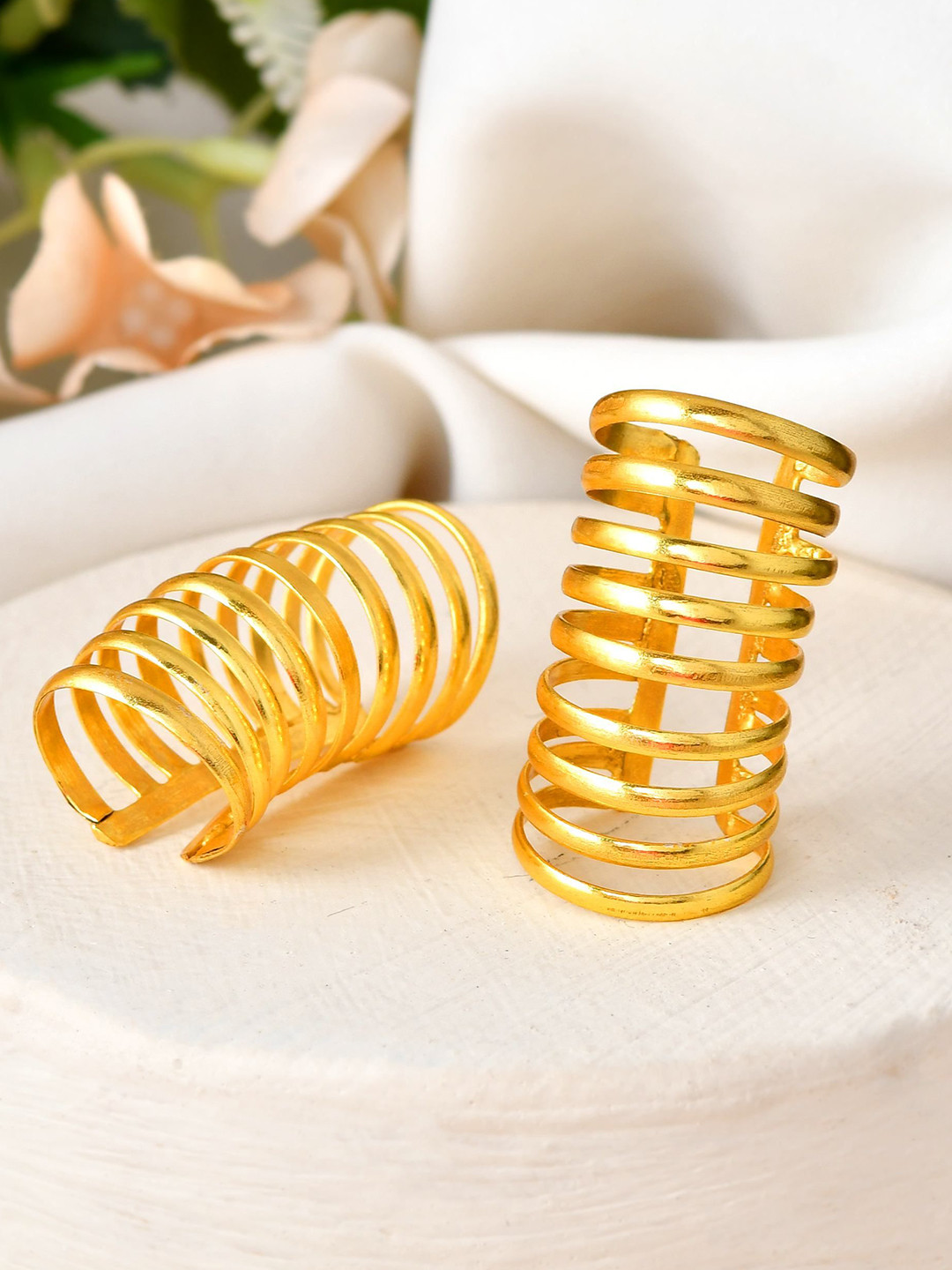 VOJ 18K Gold-Plated Circular Openable Classic Ear Cuff