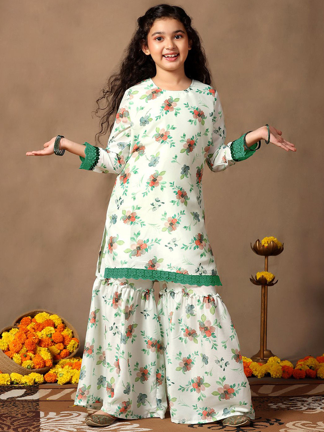FASHION DREAM Girls Floral Printed Round Neck Straight Kurta With Sharara