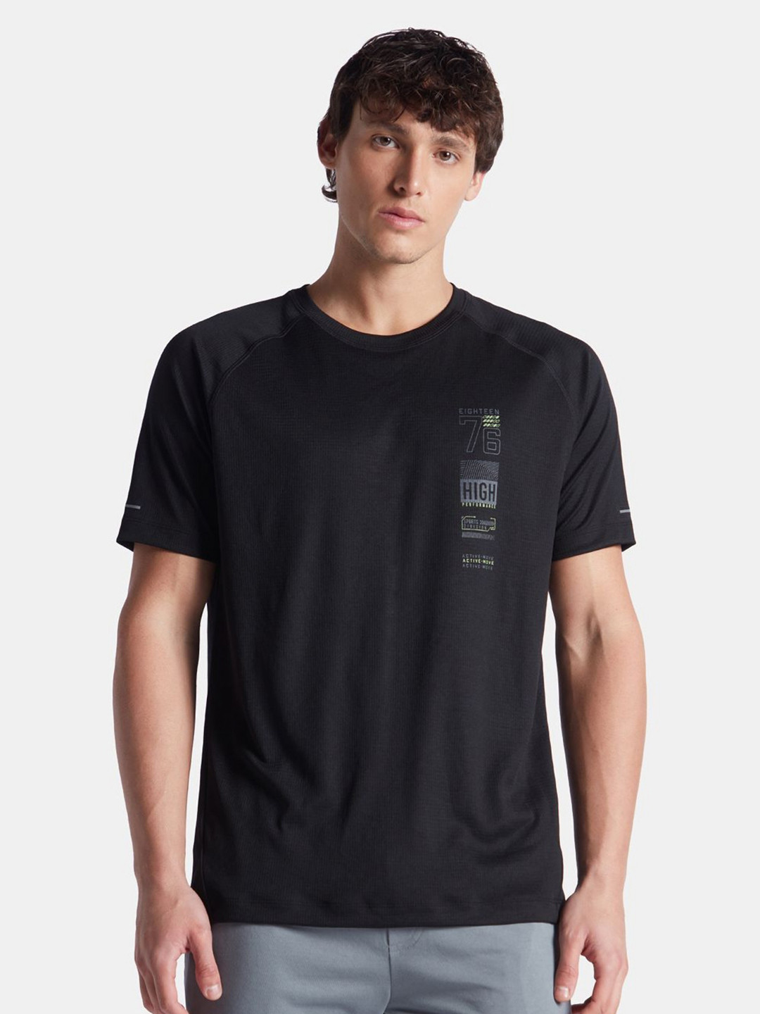 Jockey Lightweight Microfiber Solid Round Neck Half Sleeve Printed T-Shirt - MV50