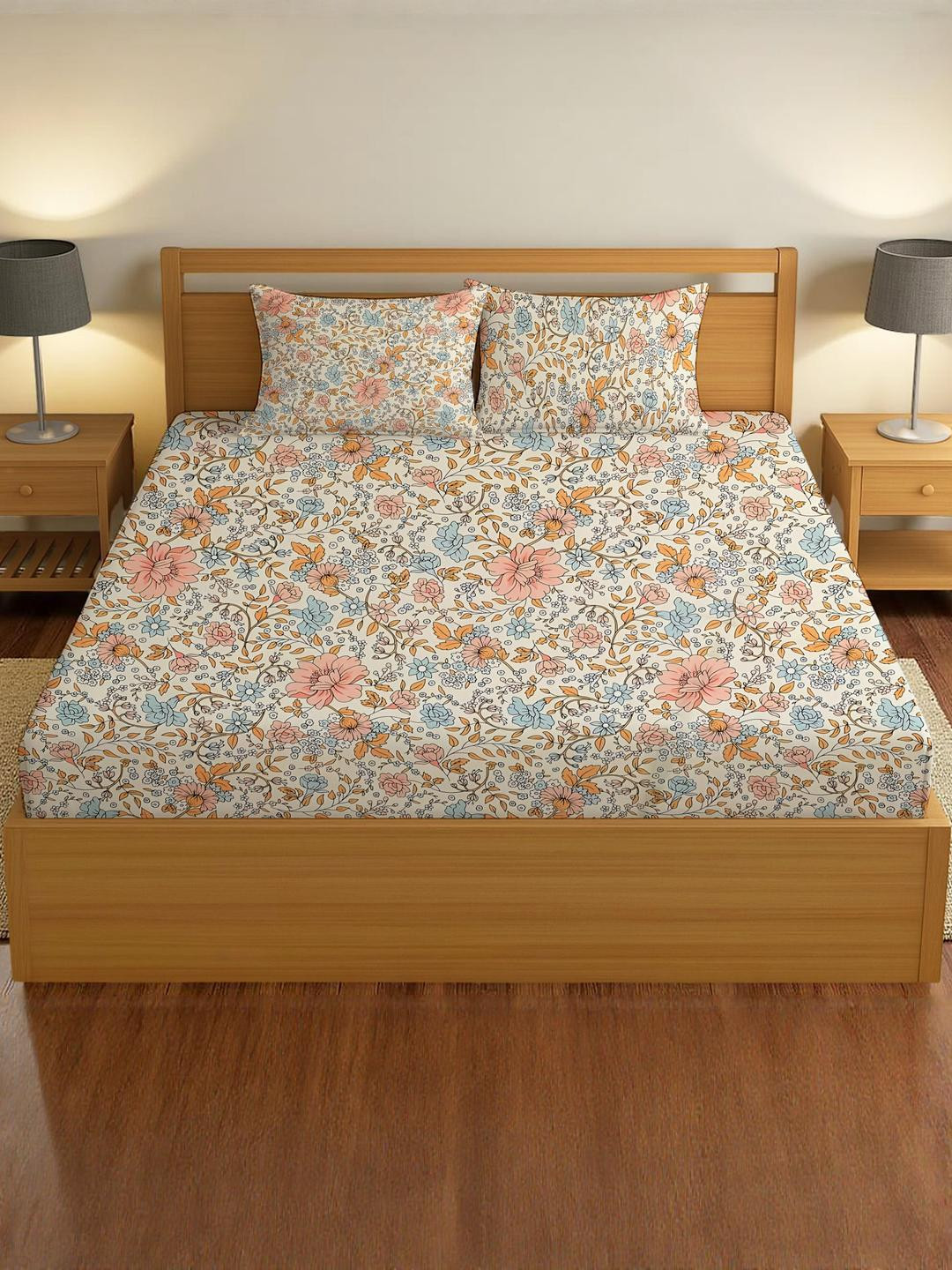 IVAZA Peach-Coloured Floral 330 TC Queen Bedsheet with 2 Pillow Covers