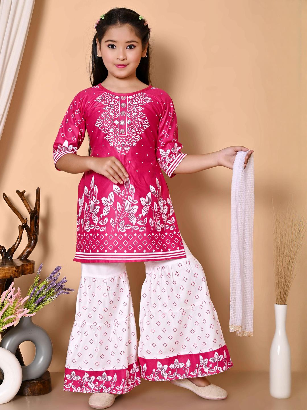 NFashion Girls Pink Printed Kurta & Sharara Set