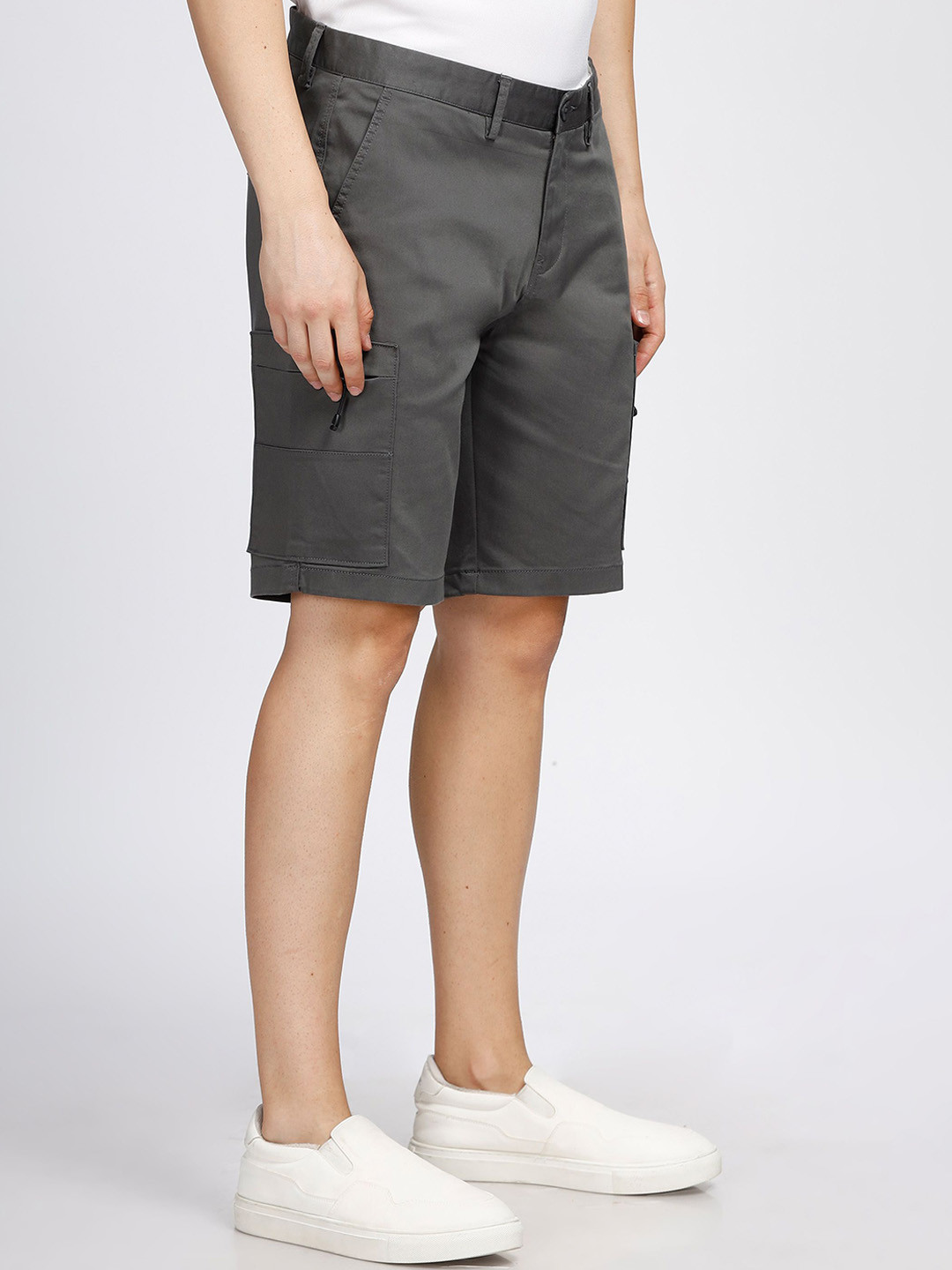 THREE DAYS Outland Operator Men  Cotton Regular Fit Mid-Rise Cargo Shorts