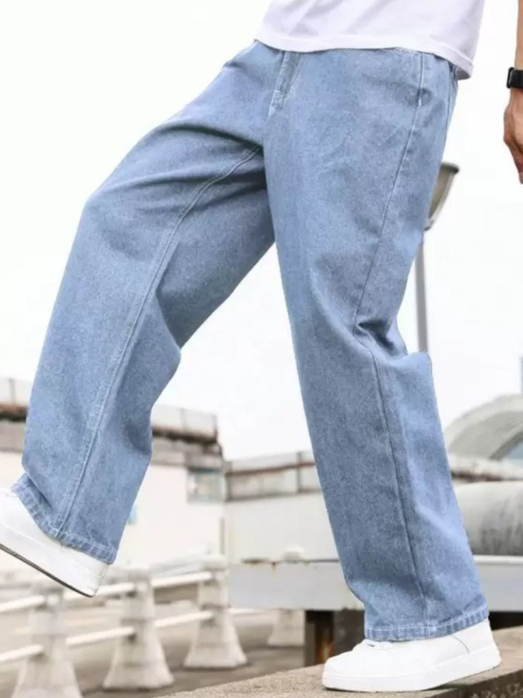 Playfeel Men Jean Relaxed Fit Mid-Rise Light Fade Jeans