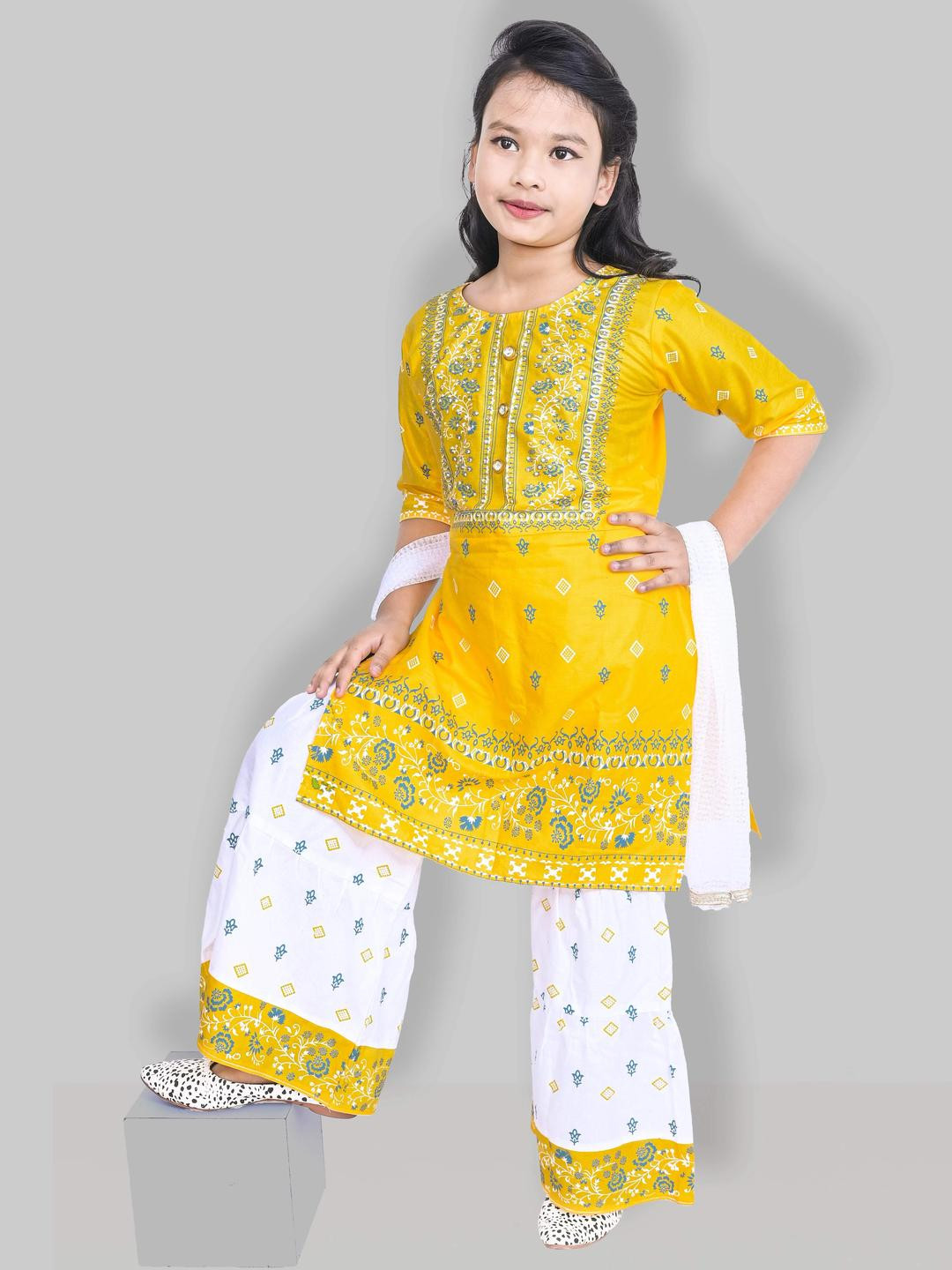 NFashion Girls Printed Kurta Sets