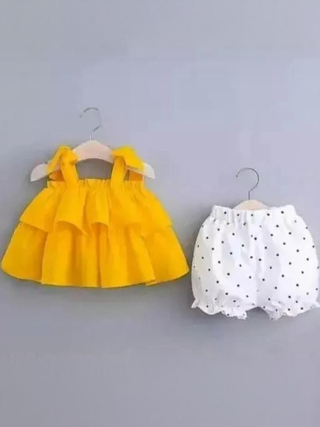 CUTEVIBE Girls Solid Yellow & White Polko Dot Printed Clothing Set