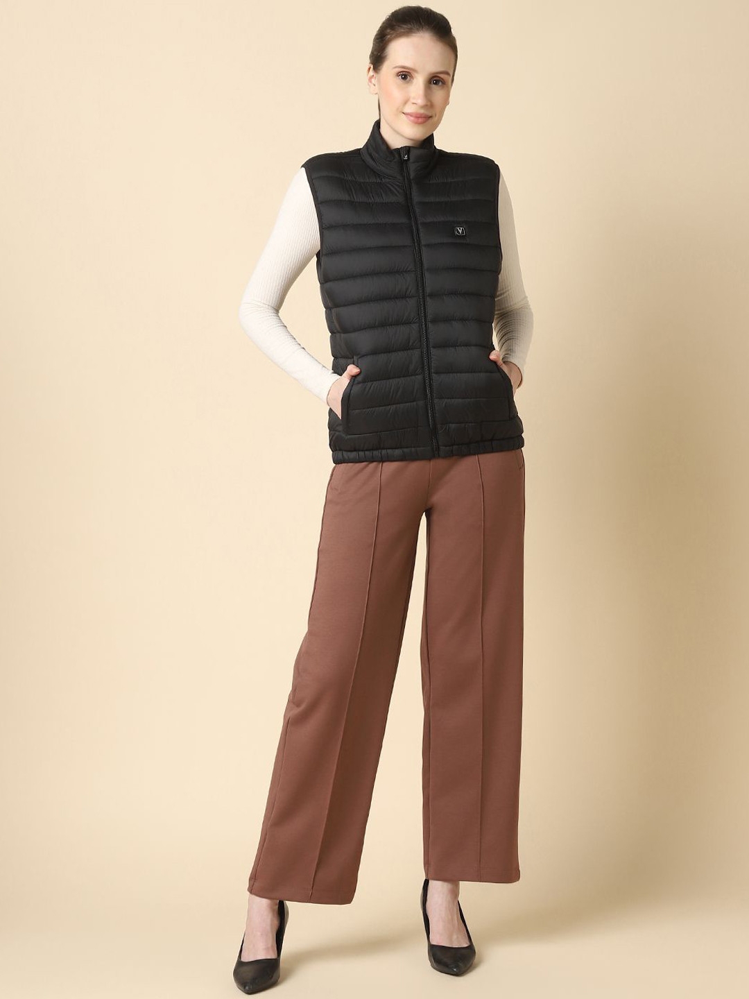 Van Heusen Women Solid Sleeveless Functional Pocket Puffer Jacket